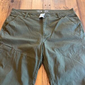 Men’s Mountain Hardware AP Pant 33 Green EUC